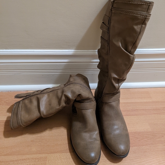 Tall, Slouchy Autumn Boots - Picture 1 of 8